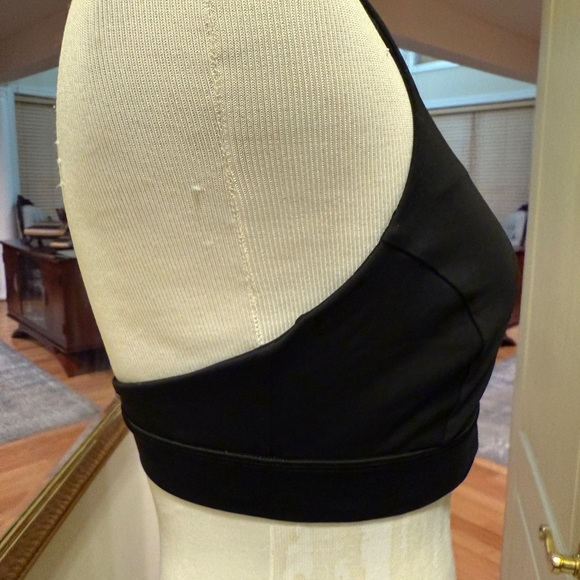 Lululemon Soul Sport bra . In great construction - Picture 6 of 10